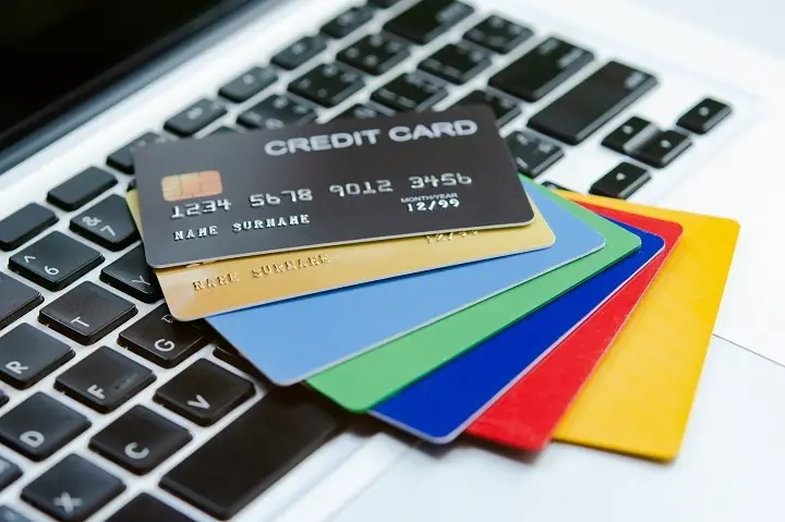 Can You Have a Credit Score Without a Credit Card ?